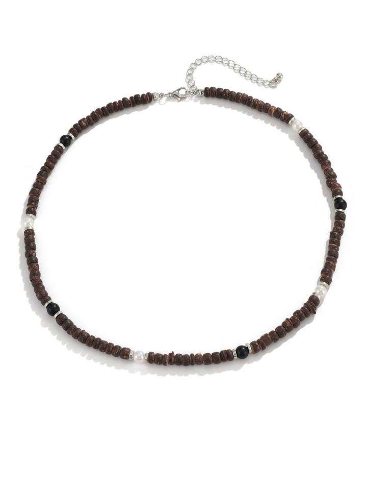 Halskette mit braunen Perlen und Naturstein-Details