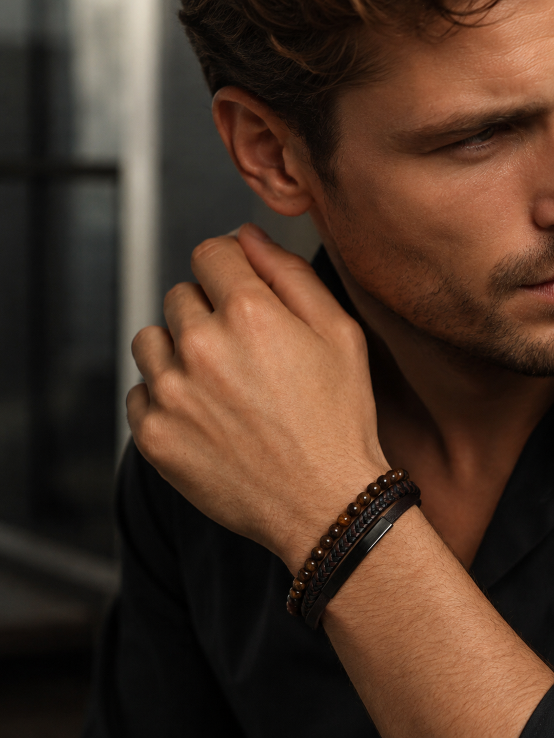 Mehrreihiges Lederarmband mit Tigeraugen-Perlen